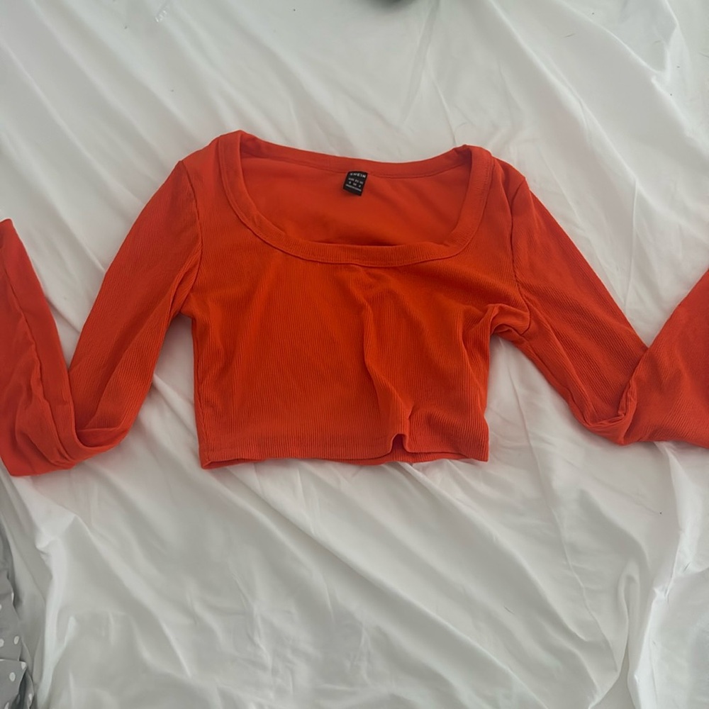 long sleeve cropped top